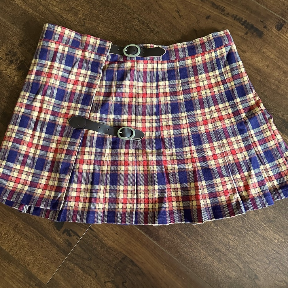 Brandy Melville pleted skirt excellent condition